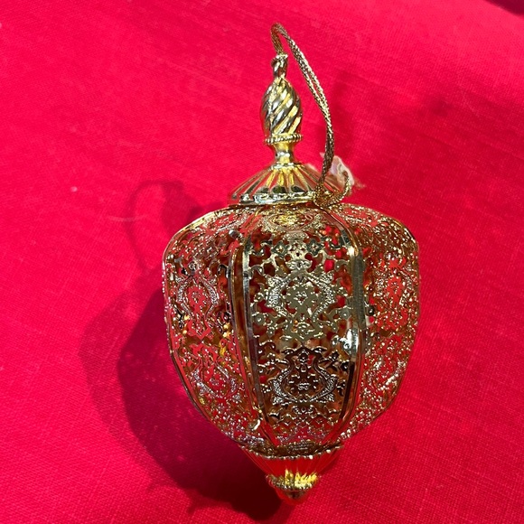 Baldwin Limited Edition Gold Ornament 2001 - Picture 2 of 6